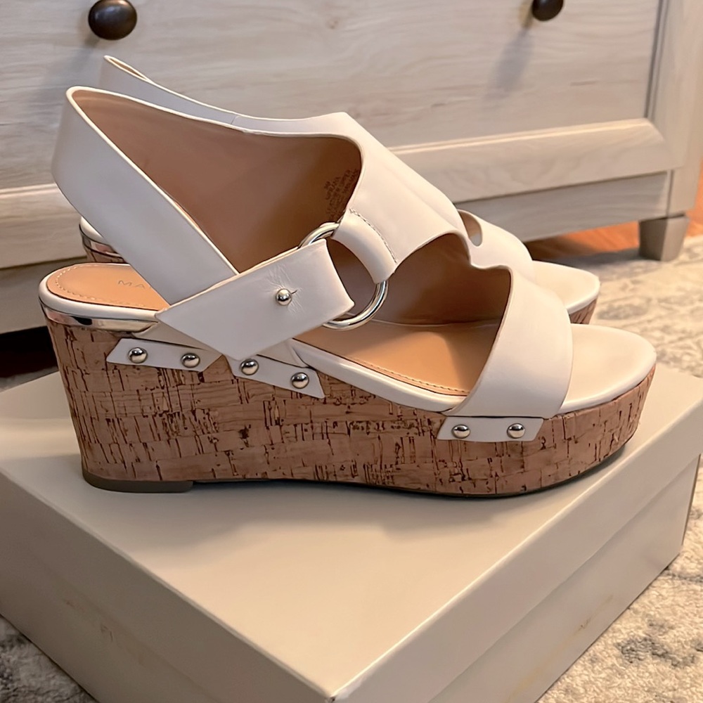 Marc Fisher Ivory Leather Cork Sandal - Size 9!